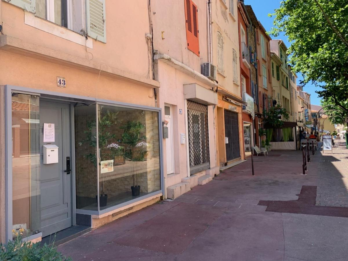 Excellent Studio Au Coeur Historique De Fréjus Exterior foto